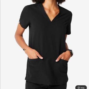 FIGS Casma three pocket scrub top in black size sm